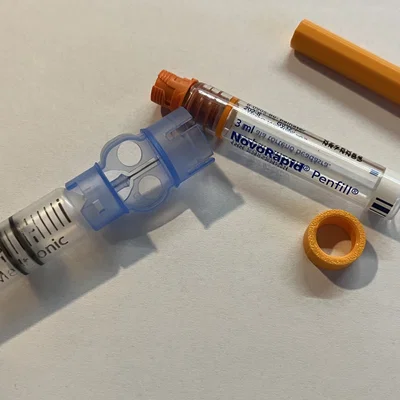 Bộ chuyển đổi ống Penfill Novorapid cho bơm insulin Minimed
