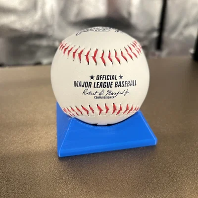 Đế trưng bày bóng chày (Baseball Stand)