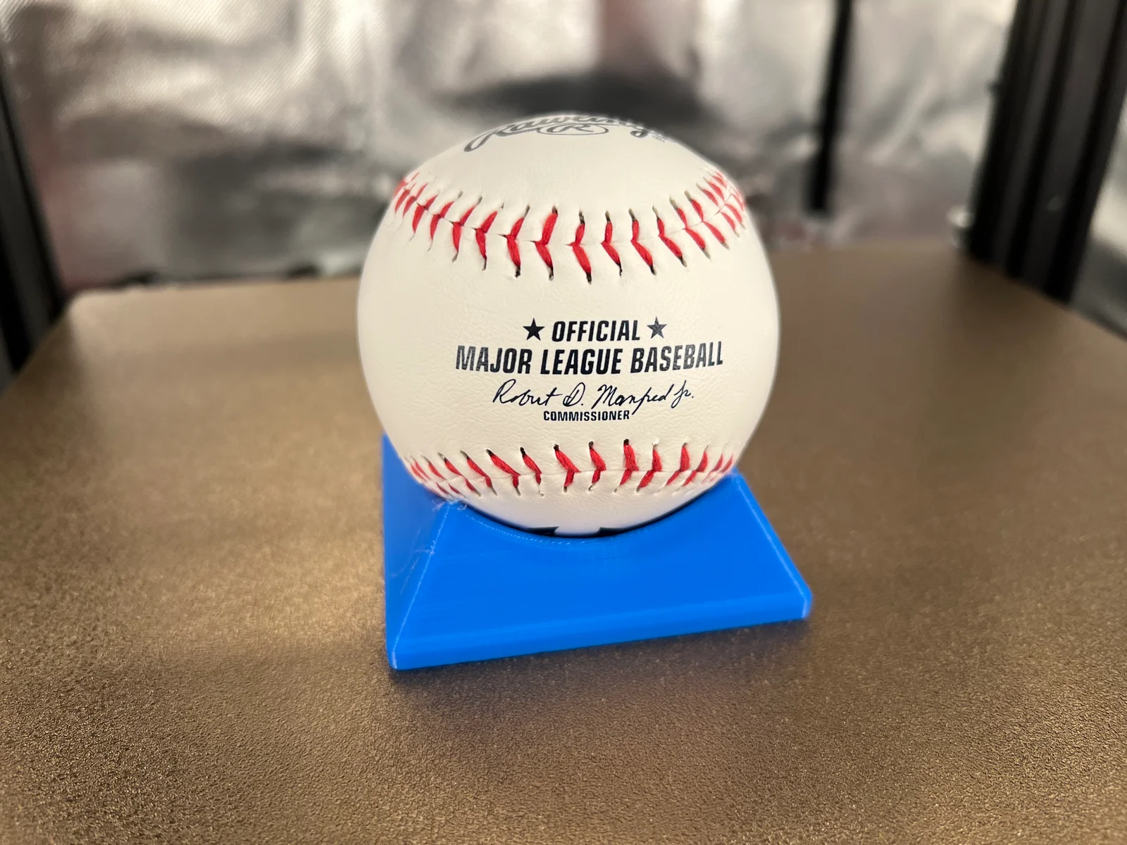 Đế trưng bày bóng chày (Baseball Stand) 1