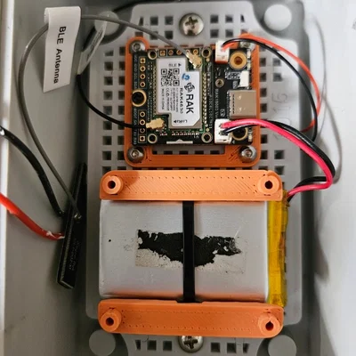 Ngàm lắp solar enclosure cho RAK 19003 (RAK 19003 solar enclosure mount)