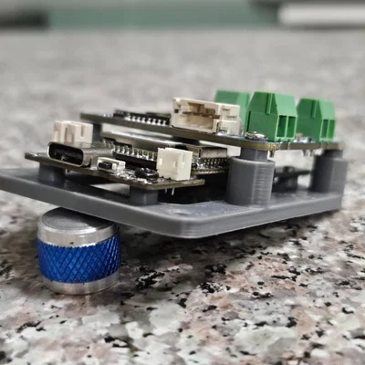 Adapter enclosure cho Meshtastic RAK + Waveshare Solar