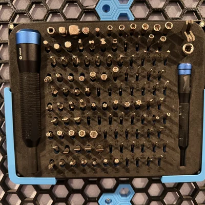 Giá treo bộ dụng cụ iFixit Manta trên bảng Honeycomb Storage Wall