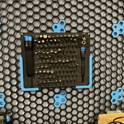 Giá treo bộ dụng cụ iFixit Manta trên bảng Honeycomb Storage Wall