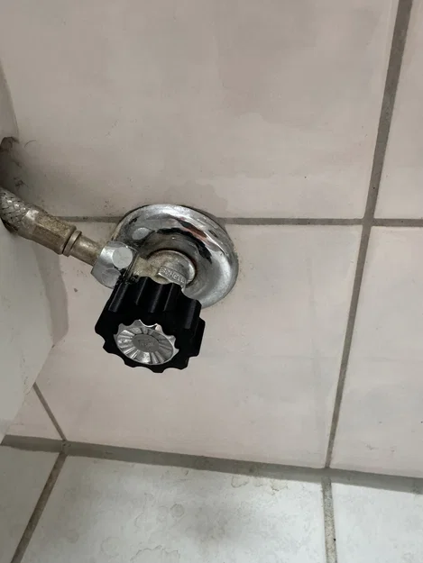 Dụng cụ hỗ trợ vặn van góc (Drehhilfe) tiện lợi cho gia đình - Image 1