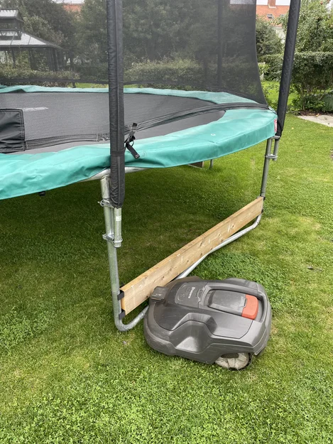 Bộ kẹp 3D chắn Robot cắt cỏ không mắc kẹt vào chân bạt nhún (Trampoline) - Image 3