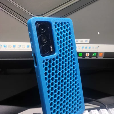 Ốp lưng Motorola Edge 20 họa tiết tổ ong bảo vệ camera