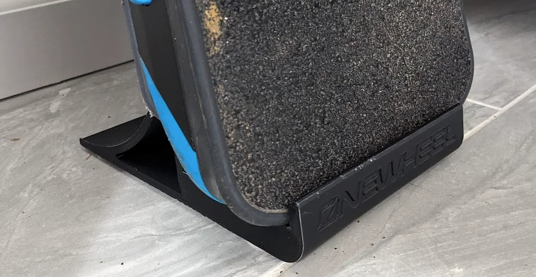 Bệ dựng đứng Onewheel Pint/XR Extended Stand - Image 2