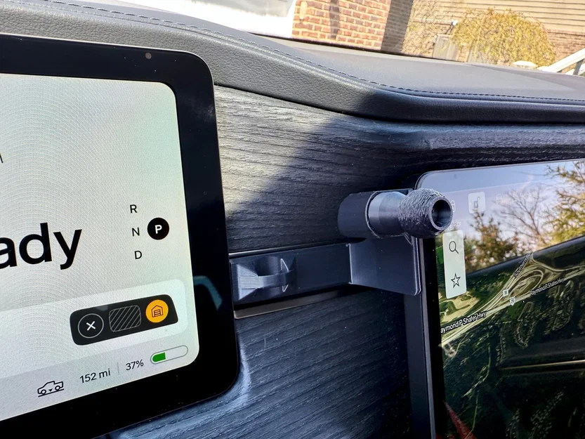 EVO Phone Mount V4 cho Rivian R1T & R1S - Image 1