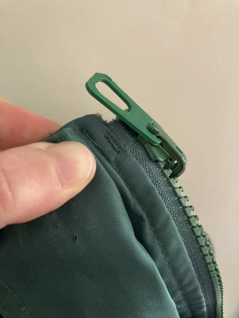 Tay kéo khóa kéo có chốt (Locking Zipper Pull Tab) - Image 2