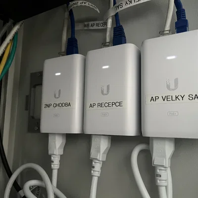 Giá đỡ Unifi POE holder