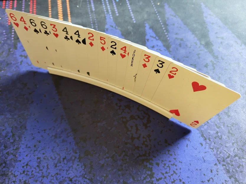 Giá đỡ bài tây đơn giản (Simple Playing card holder) - Image 1