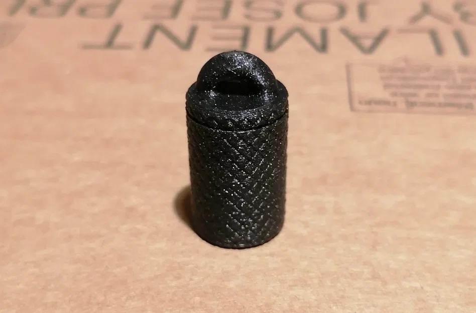 Móc khóa hộp thuốc (pillbox) với 3 ngăn (cups) khác nhau - Image 1