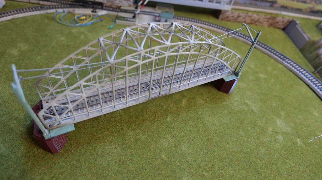 Giá đỡ cột (7009) cho cầu thiếc Tin-Bridges: Masthalter (7009) (H0) - Image 1