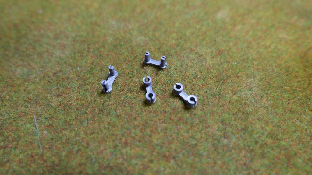 Bộ cách điện dây dẫn cho khung đỡ Märklin cổ điển (H0) - Image 2
