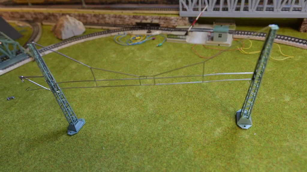 Tower Mast cho cross spans & catenary arms (H0) – Turmmast für Querträger - Image 1