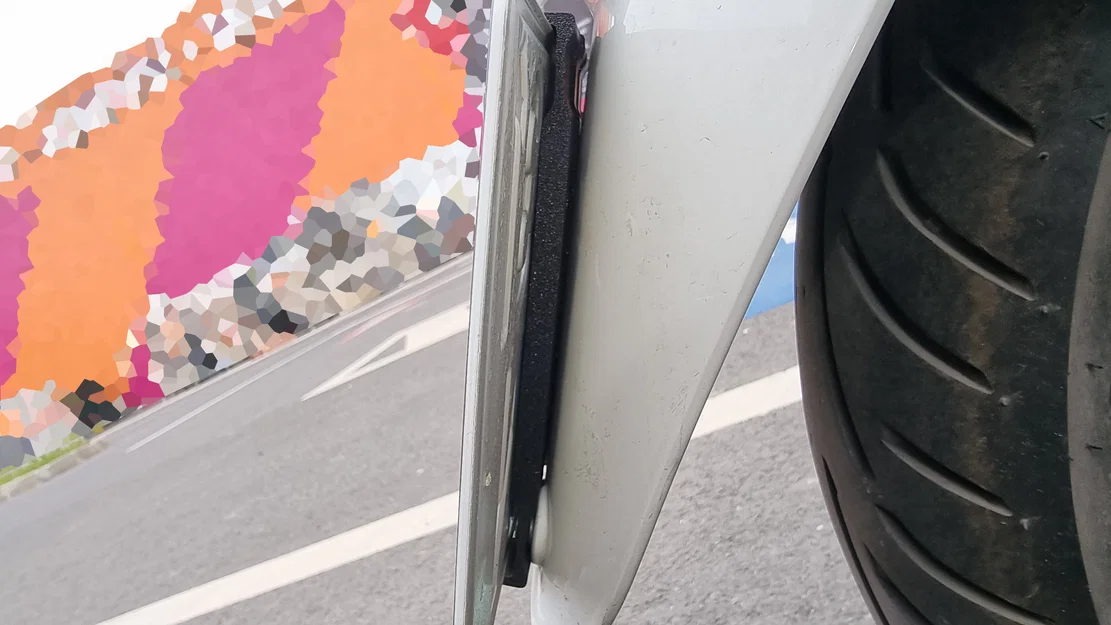 Giá đỡ biển số xe máy EU 130mm - Image 2