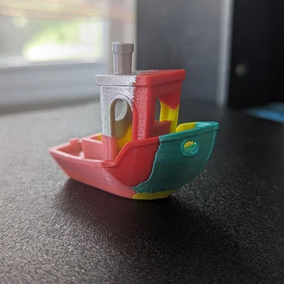 Mô hình 3D Benchy phối 5 màu ấn tượng cho máy in đa vật liệu