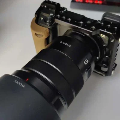 Tay cầm SmallRig cho Sony a6400 dùng với lens lớn hơn