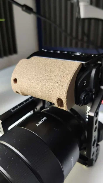 Tay cầm SmallRig cho Sony a6400 dùng với lens lớn hơn - Image 3