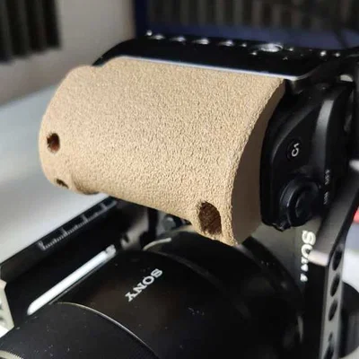 Tay cầm SmallRig cho Sony a6400 dùng với lens lớn hơn