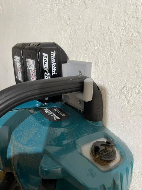 Giá treo tường cho máy cưa xích Makita DUC353 - Giải pháp gọn gàng - Image 3