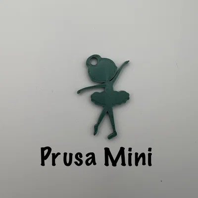 Vũ công treo túi đồ múa hoặc balo