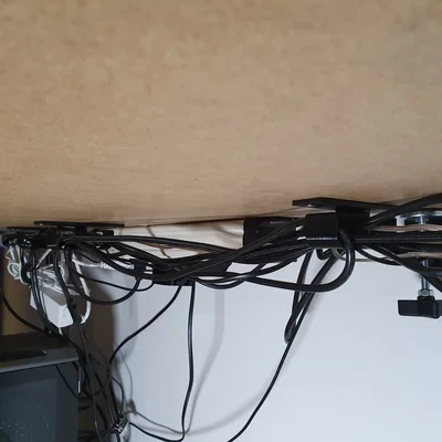 Kẹp giữ dây cáp (Cable clip)