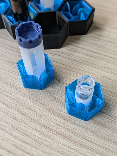 Giá đỡ container đa năng (Universal container holder) - Image 2