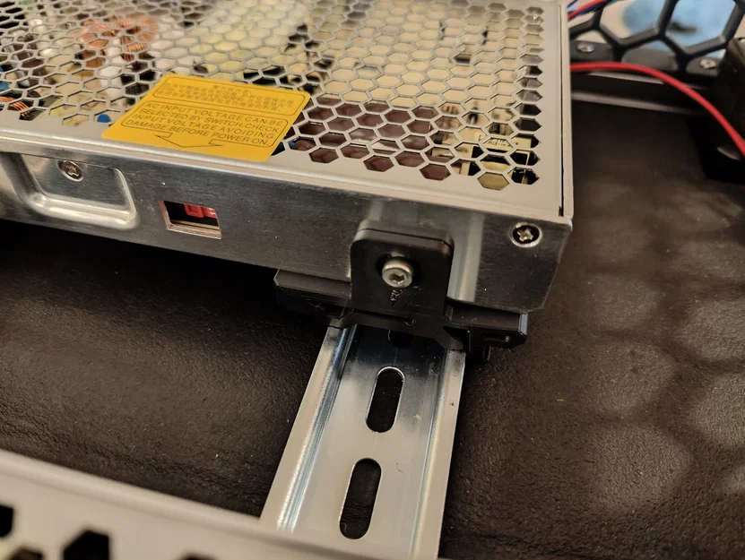 Ngàm gắn LRS vuông góc DIN Rail cho máy in Voron - Image 1