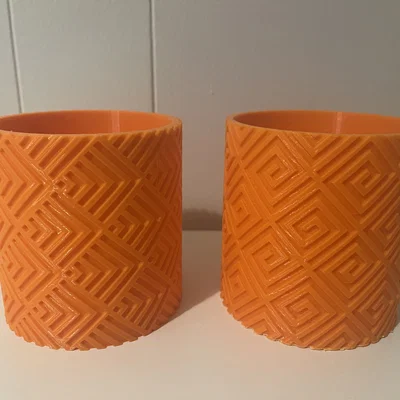 Chậu cây và ống cắm bút họa tiết hình học 3D độc đáo