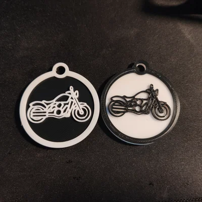 Chạy Chất Như Biker: Bộ Sưu Tập Móc Khóa Phong Cách Mô Tô