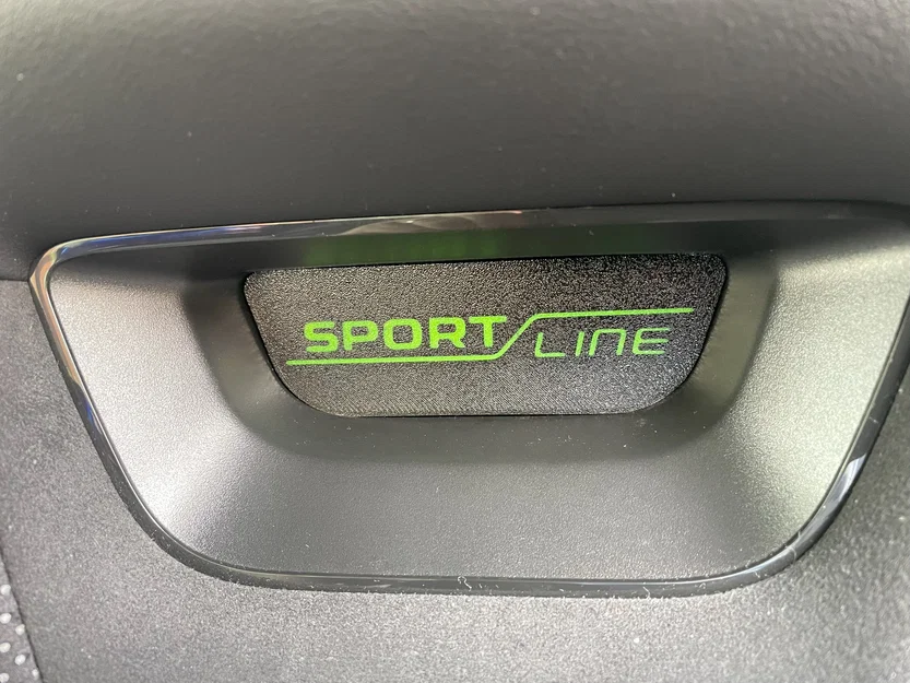 Skoda Enyaq IV Sportline - Smart Holder (Giá đỡ gắn headrest) - Image 1