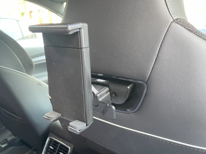 Skoda Enyaq IV Sportline - Smart Holder (Giá đỡ gắn headrest) - Image 4