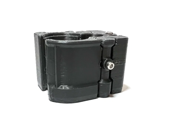 Kẹp xe lăn Medline & Universal có dovetail cho cupholder và phoneholder - Image 2