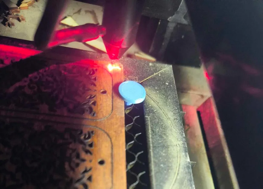 Kẹp/Chốt CO2 Laser Honeycomb (CO2 LASER HONEYCOMB PINS/CLAMPS) - Image 1