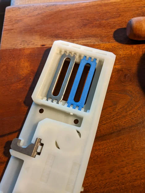 Bracket đế base plate cho bidet Toto K300 - Image 1