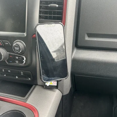 Ngàm Gắn Điện Thoại Cho Xe RAM 1500 2500 3500 (Thế Hệ 4)