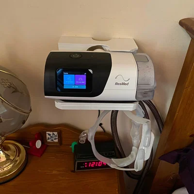 Giá treo tường cho máy CPAP Airsense 11