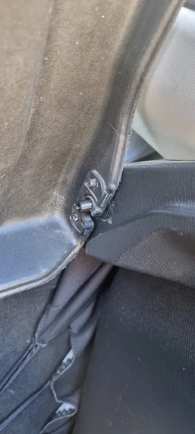 Chốt giữ tấm che khoang hành lý cho xe Mazda 2 (3D Print) - Image 2