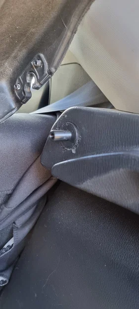 Chốt giữ tấm che khoang hành lý cho xe Mazda 2 (3D Print) - Image 3