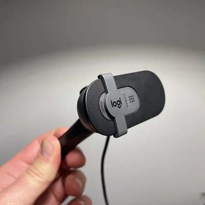 Ngàm gắn camera Logitech Brio 101 (Logitech Brio 101 Camera Mount)