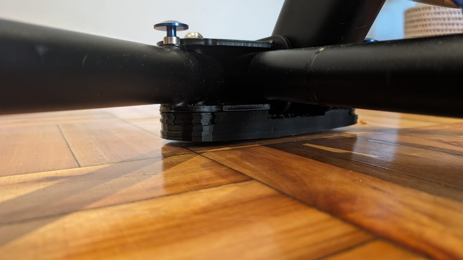 Wahoo Kickr v4 “Rockr” (updated) – Bộ đế cho phép lắc ngang - Image 3