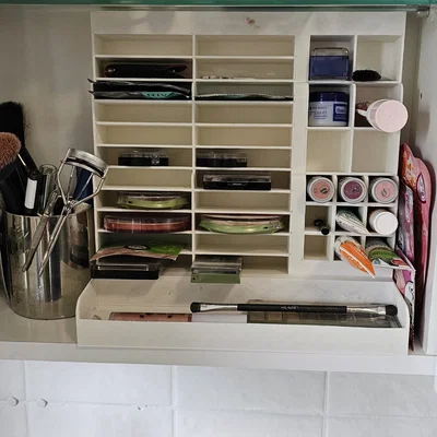 Khay sắp xếp đồ trang điểm (Makeup Organizer)