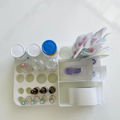 Giá đỡ ống/lọ thuốc (Medicine vial/ampoule holder)