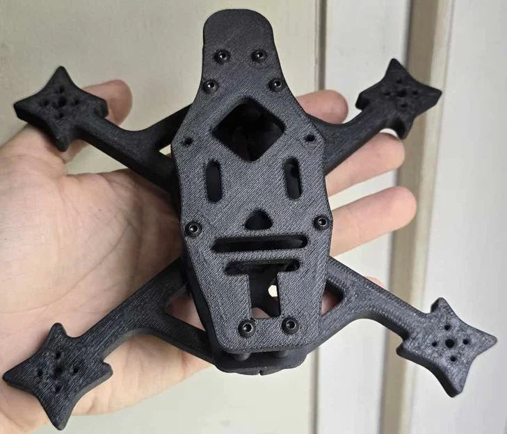 Khung Glu4 4" FPV Drone Frame in 3D (Freestyle, bền, hỗ trợ 20x20/30x30) - Image 1
