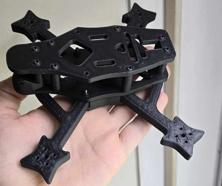 Khung Glu4 4" FPV Drone Frame in 3D (Freestyle, bền, hỗ trợ 20x20/30x30) - Image 3