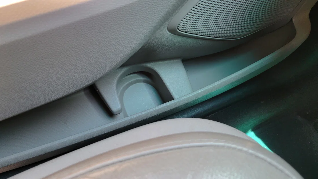 Adapter hộc để ly cho lon slim - Ford Explorer 2012 - Image 6