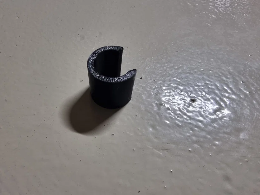 Kẹp giữ baga Vespa & Bushing baga Vespa (Vespa rack hold down clip/bushing) - Image 3