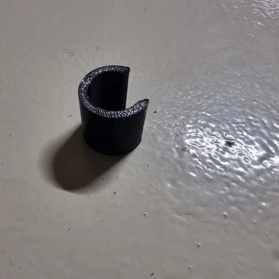 Kẹp giữ baga Vespa & Bushing baga Vespa (Vespa rack hold down clip/bushing)