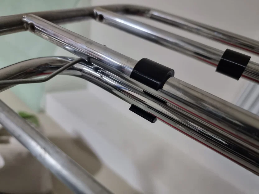 Kẹp giữ baga Vespa & Bushing baga Vespa (Vespa rack hold down clip/bushing) - Image 4